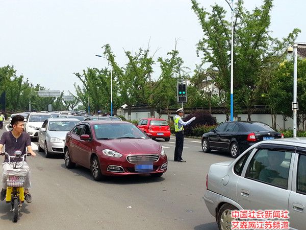 1 車多緩行.jpg
