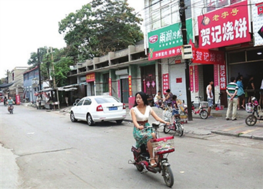CCTV《飛常面對面》主持人黃業(yè)飛 帶你探秘賀記燒餅