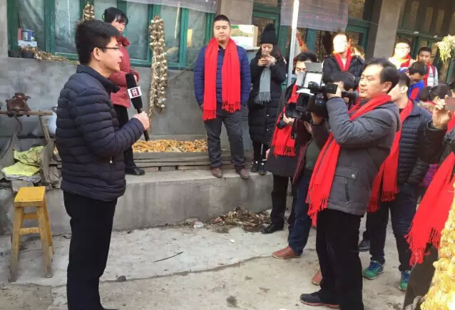 燕園傳媒奔赴保定為保定普澤生物愛心捐贈活動全方位服務
