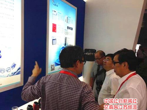 貝彩攜手高校企業(yè)1_副本.jpg