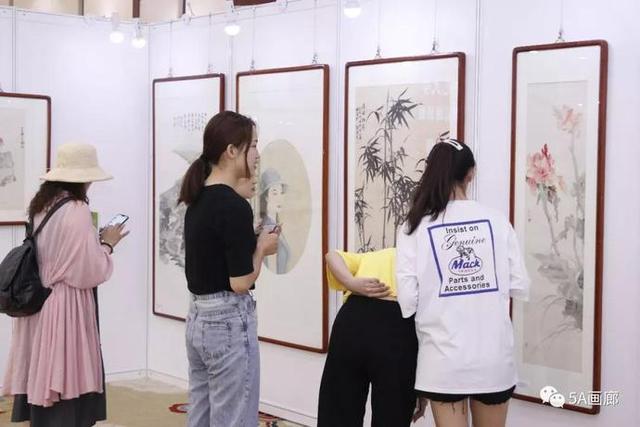 首都師范大學(xué)藝術(shù)中心中國(guó)畫創(chuàng)作研修班師生展在京隆重開幕