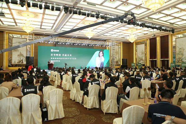 香港意盛豪庭墻布2019年中會議暨新品發布會圓滿舉行